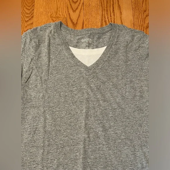 Danskin now active top with thumbhole sleeves. Women’s size large - Picture 3 of 10